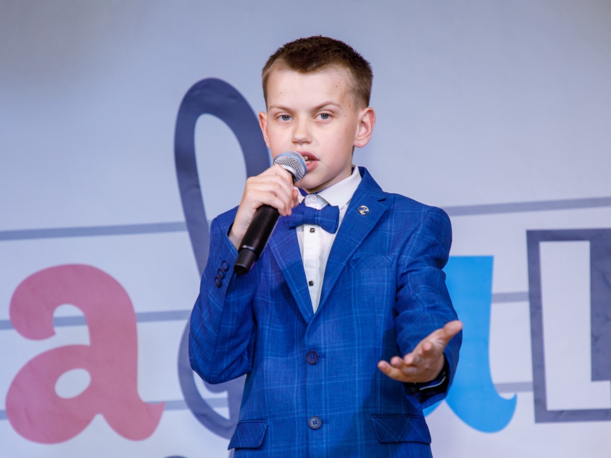 "Что будет, то будет" из к/ф "Человек с булльвара Капуцинов" (муз.Г. Гладков, сл. Ю. Ким)